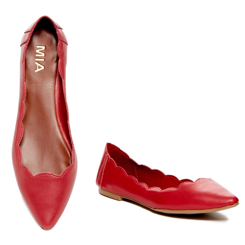 Mia Amari Red Scalloped Flat 8